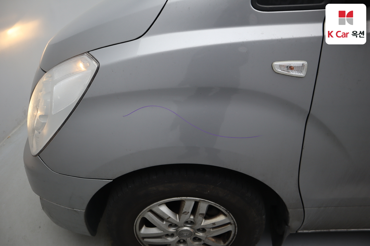 Hyundai Grand Starex - 36
