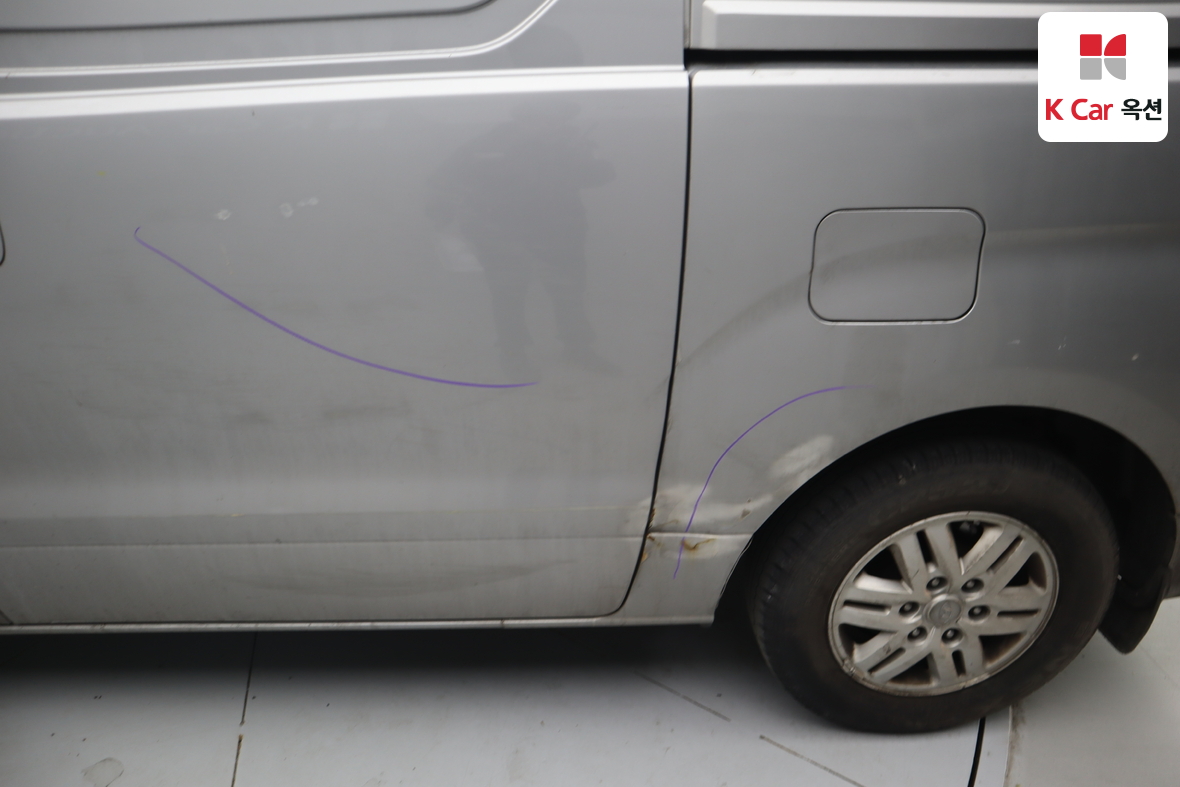 Hyundai Grand Starex - 37