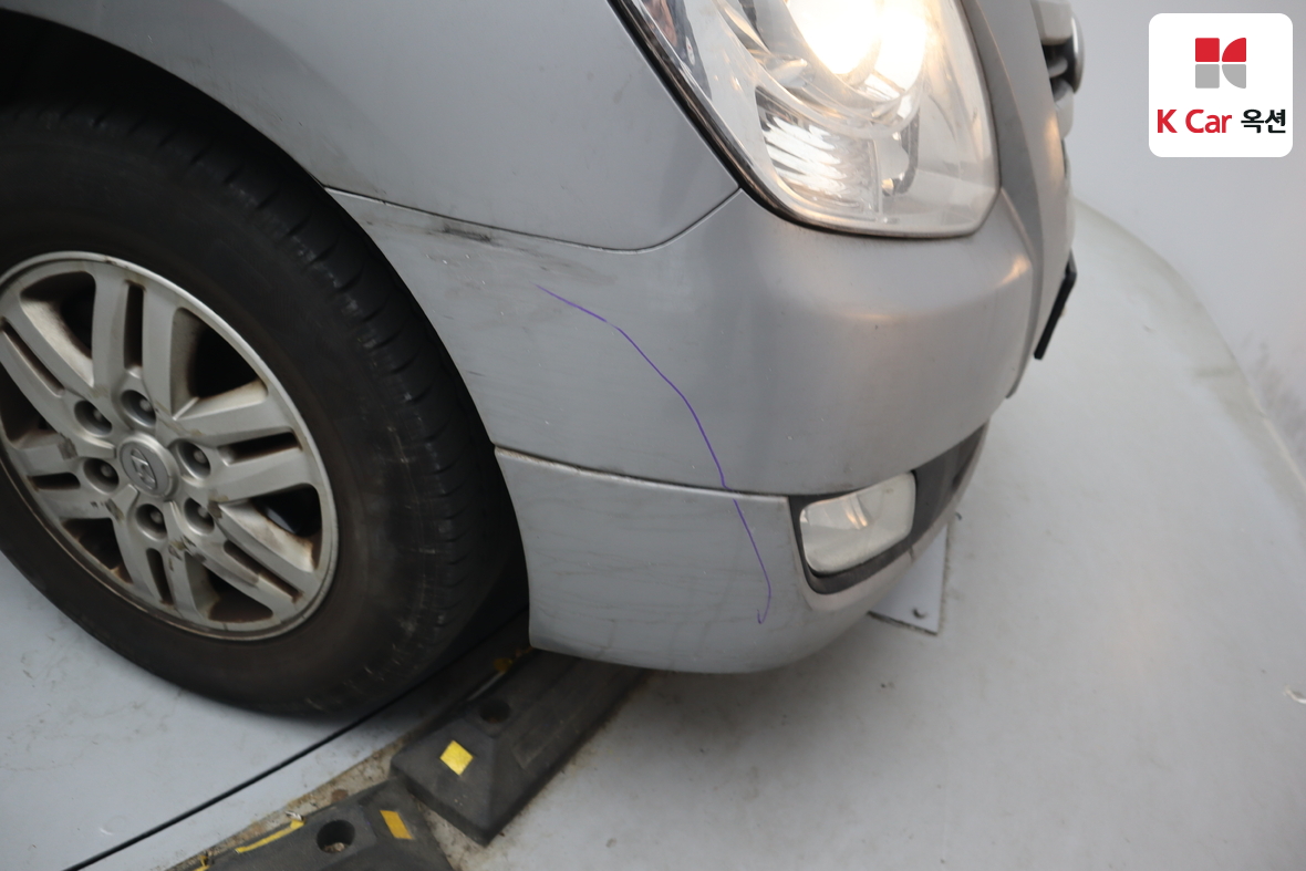 Hyundai Grand Starex - 35
