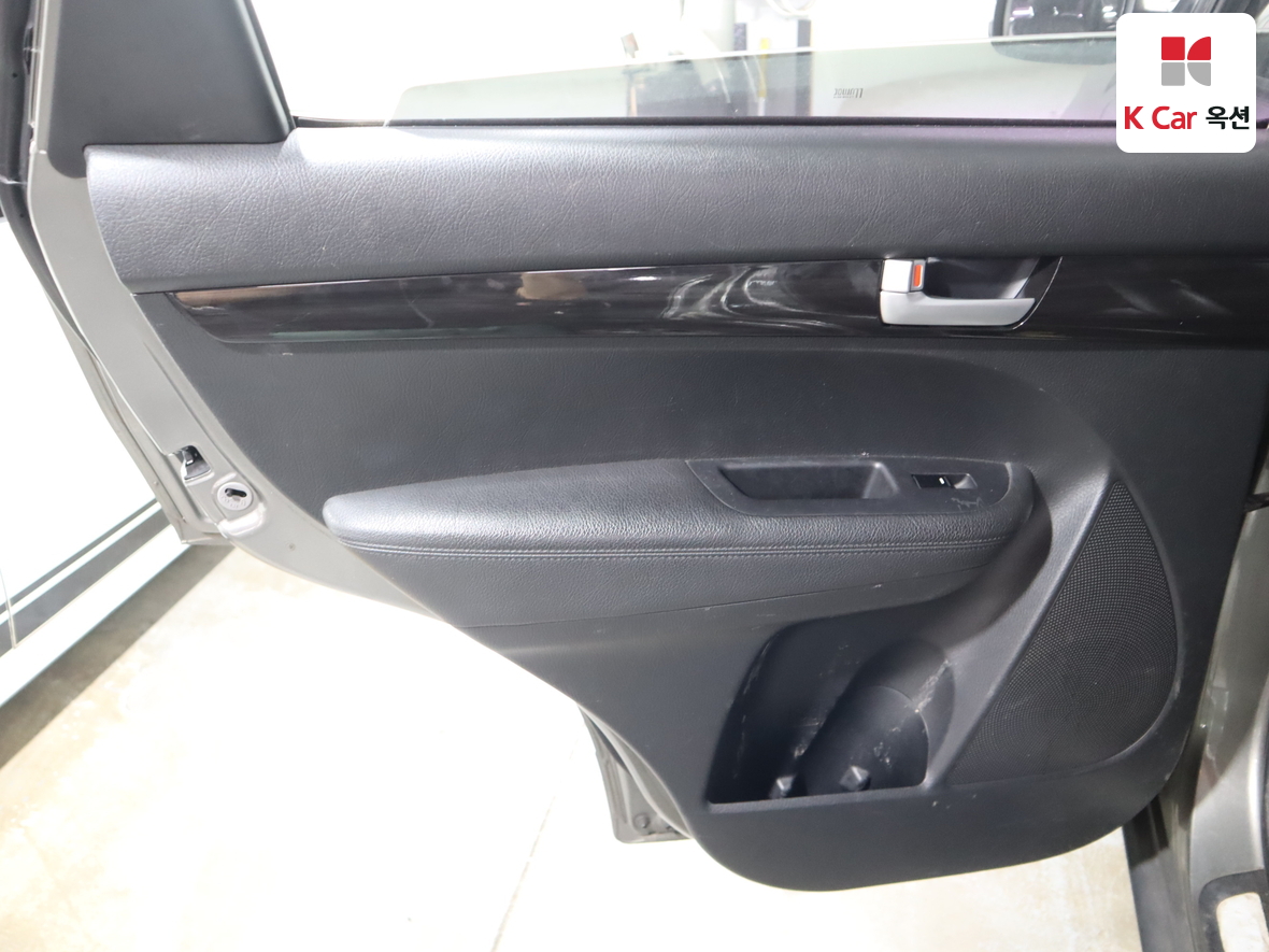 كيا سورينتو 2010 - صورة 24