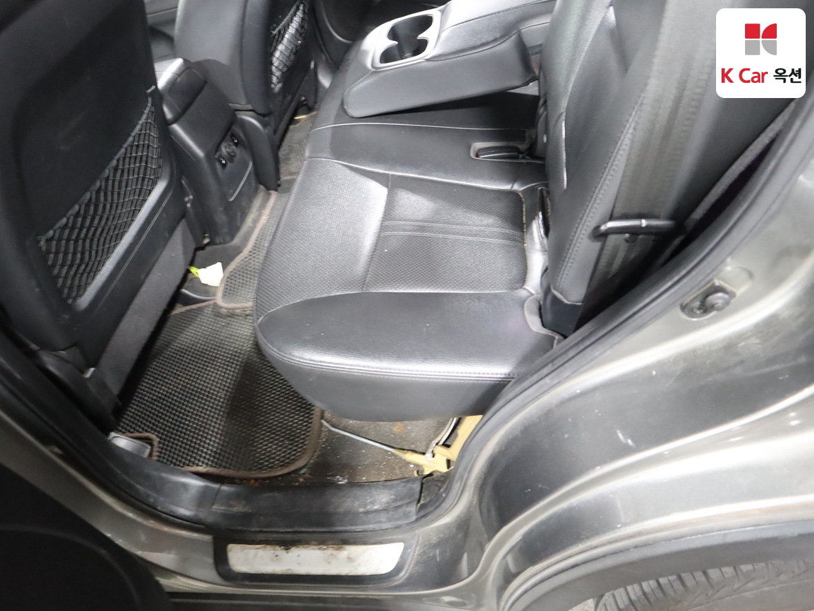 كيا سورينتو 2010 - صورة 25