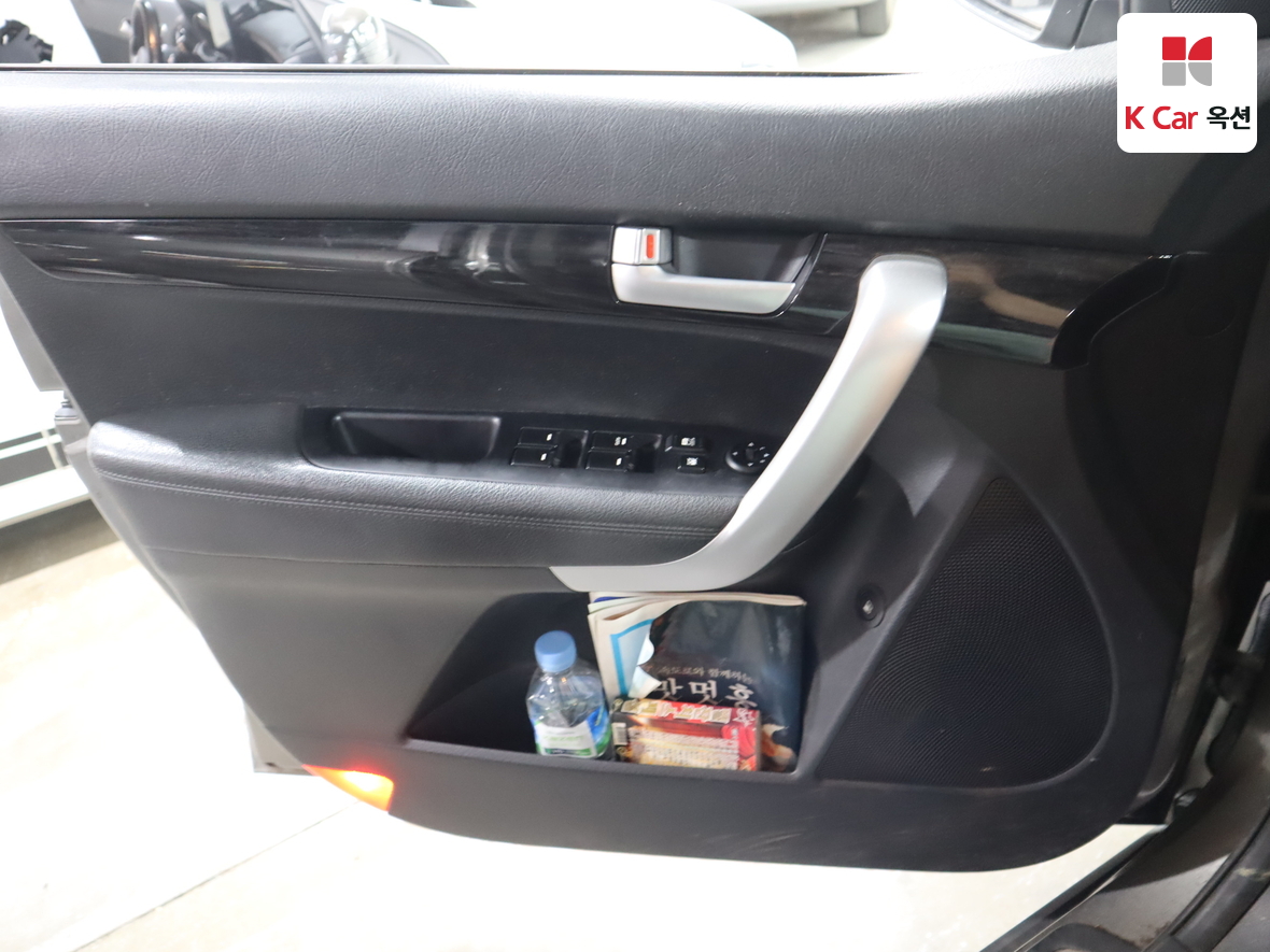 كيا سورينتو 2010 - صورة 8