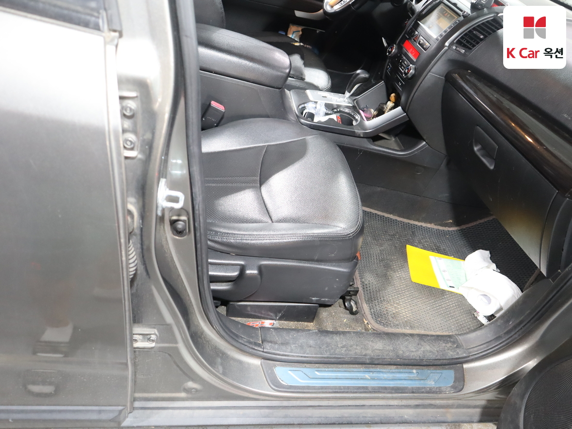 كيا سورينتو 2010 - صورة 32