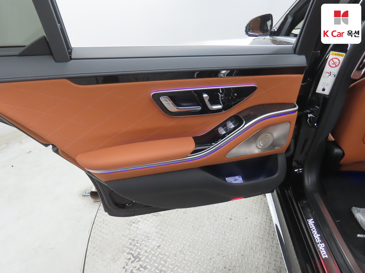 مرسيدس بنز إس كلاس 2024 - صورة 24