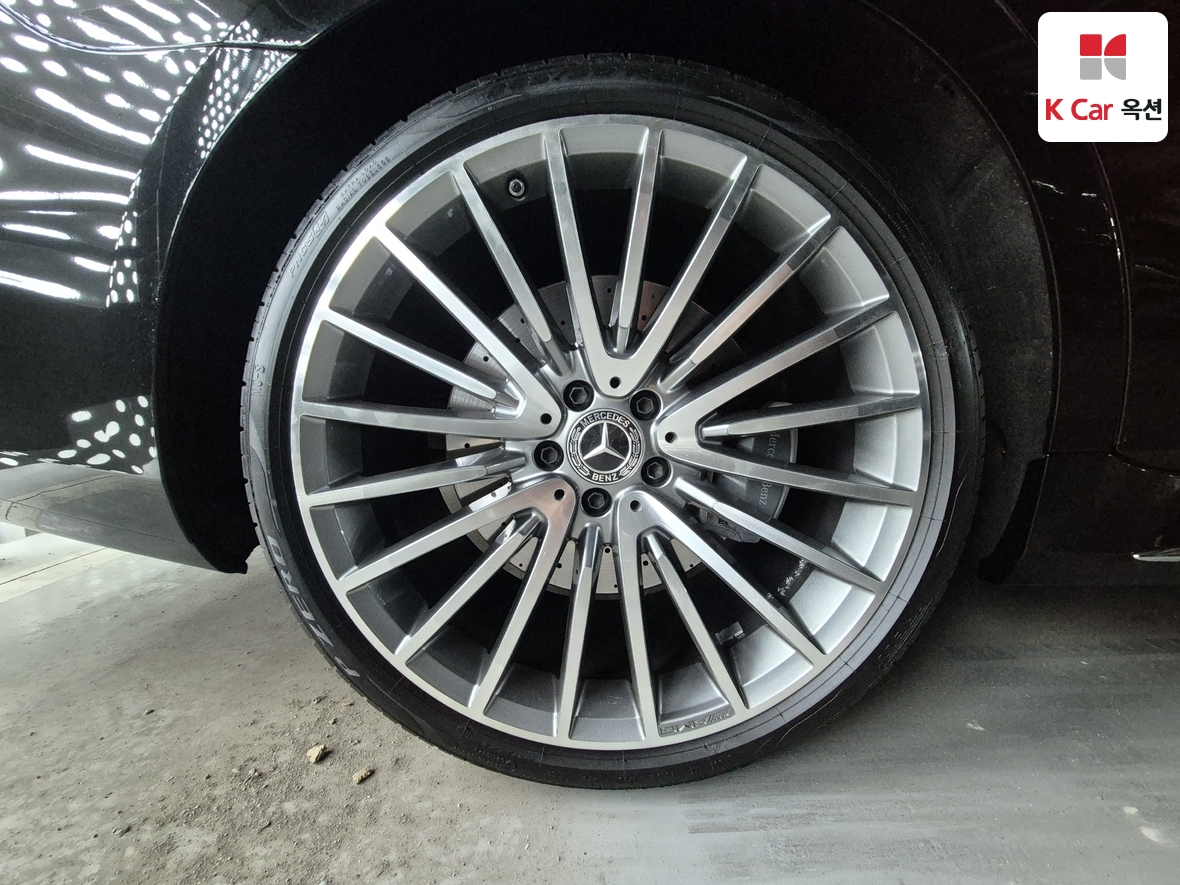 مرسيدس بنز إس كلاس 2024 - صورة 44