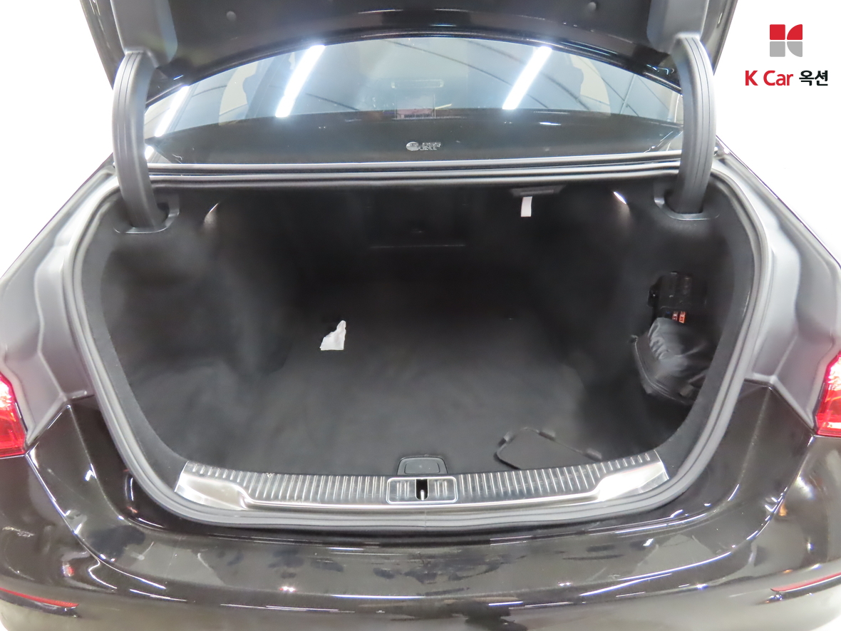 مرسيدس بنز إس كلاس 2024 - صورة 29