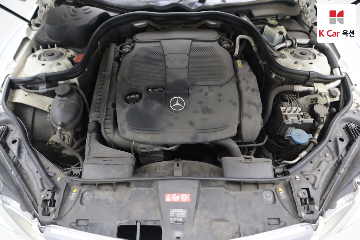 Mercedes-Benz E-Class - 34