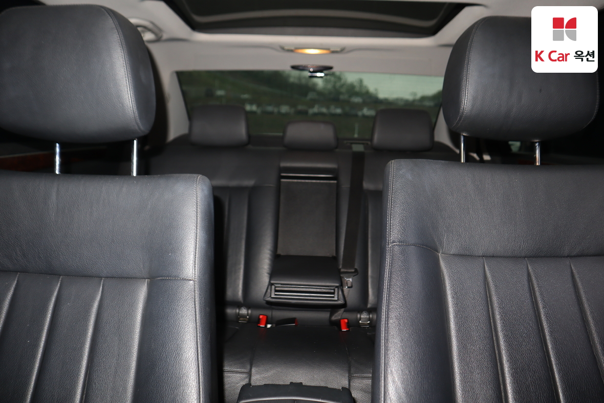Mercedes-Benz E-Class - 18