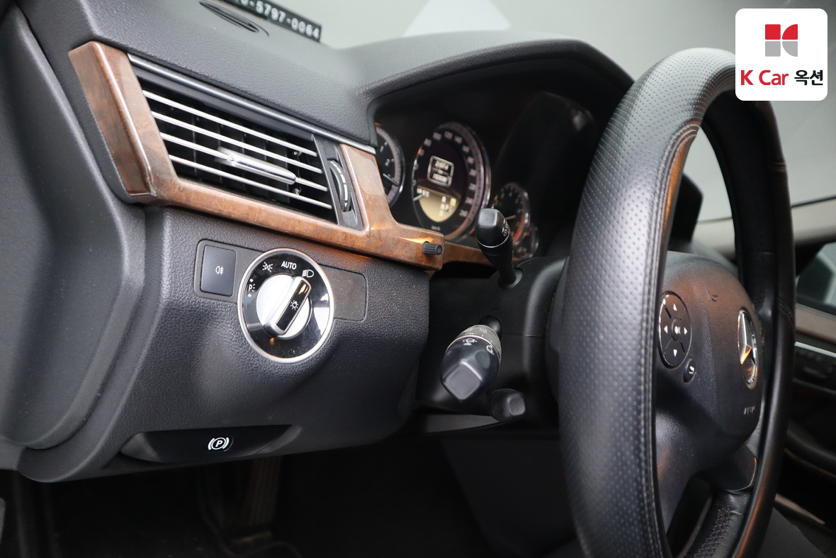Mercedes-Benz E-Class - 9