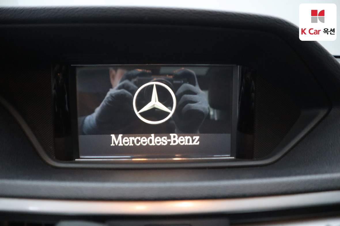 Mercedes-Benz E-Class - 14