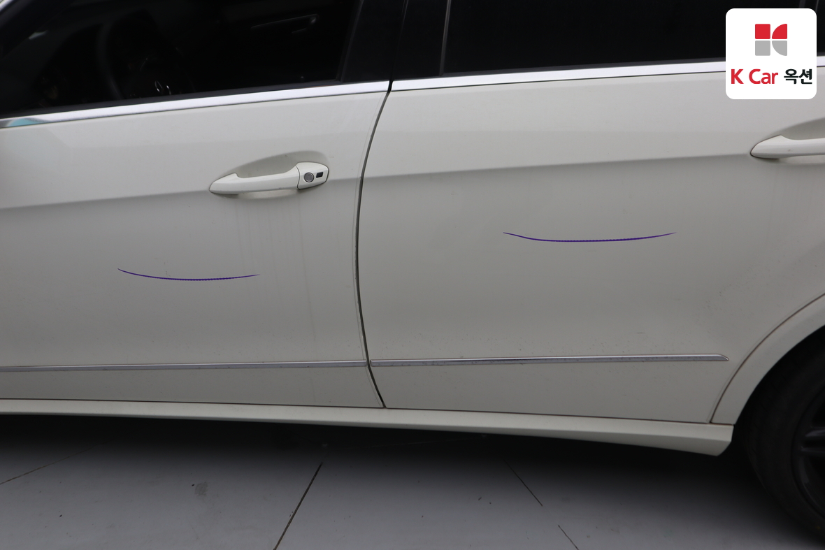 Mercedes-Benz E-Class - 39