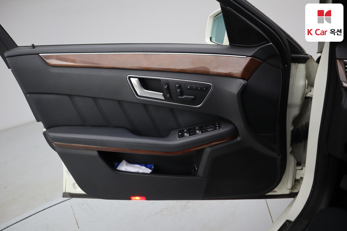 Mercedes-Benz E-Class - 8