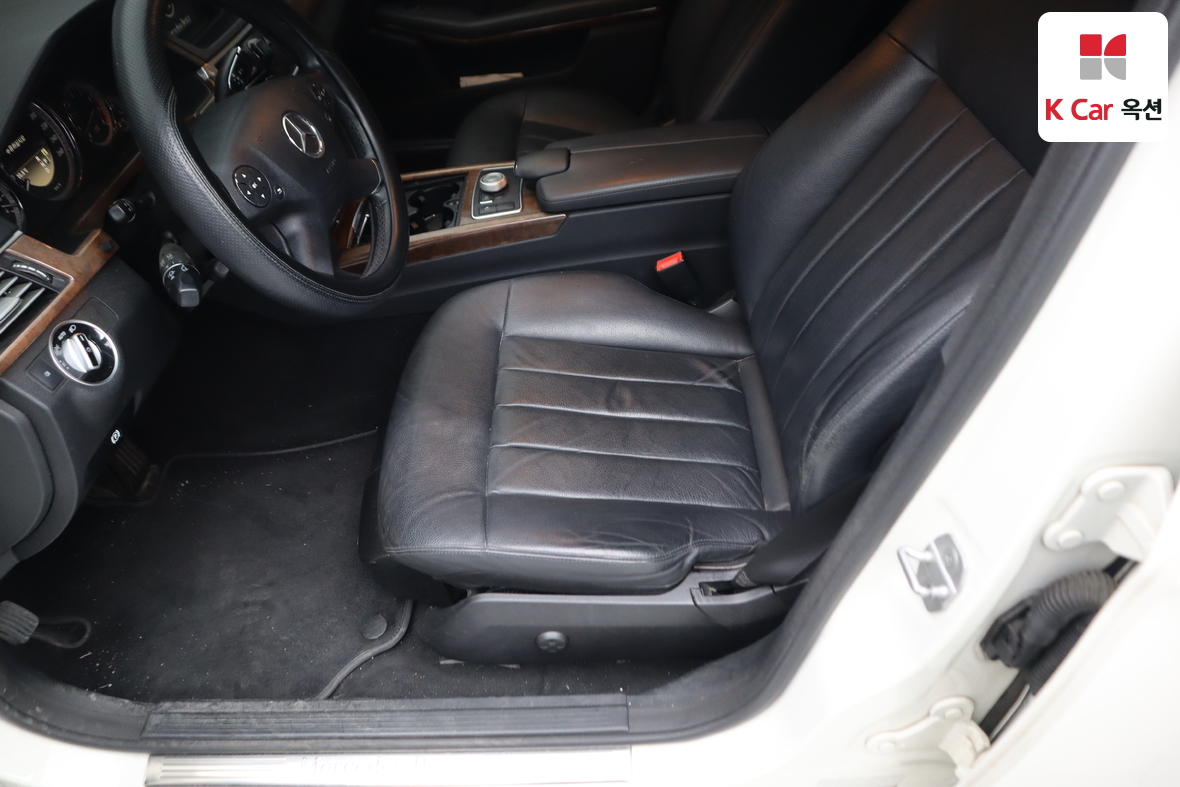 Mercedes-Benz E-Class - 19