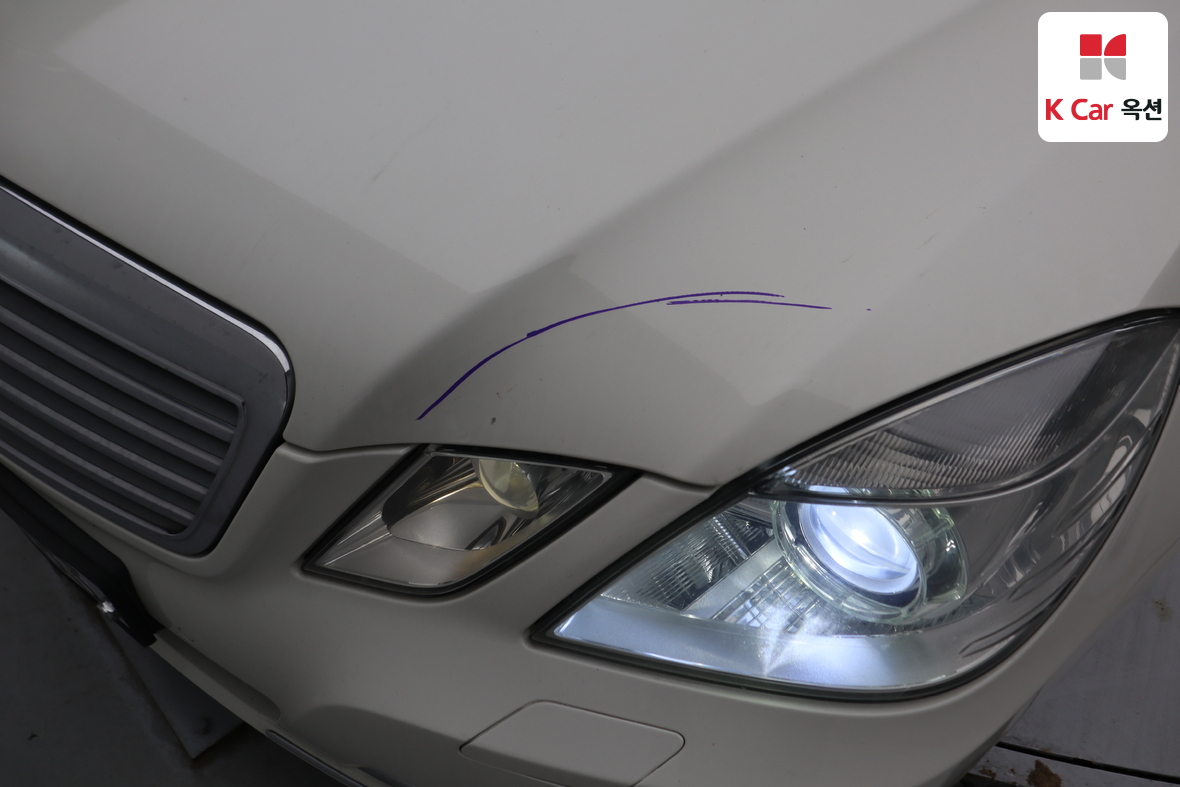 Mercedes-Benz E-Class - 36