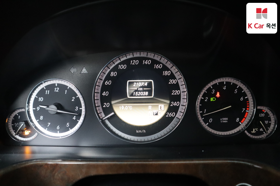 Mercedes-Benz E-Class - 5