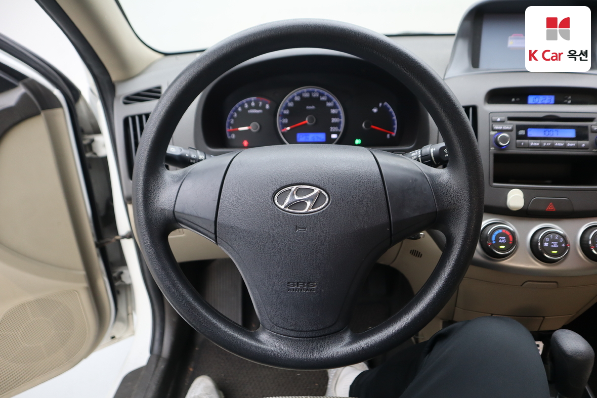 Hyundai Elantra - 10