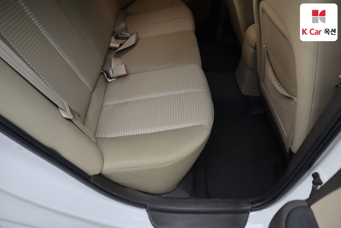 Hyundai Elantra - 26