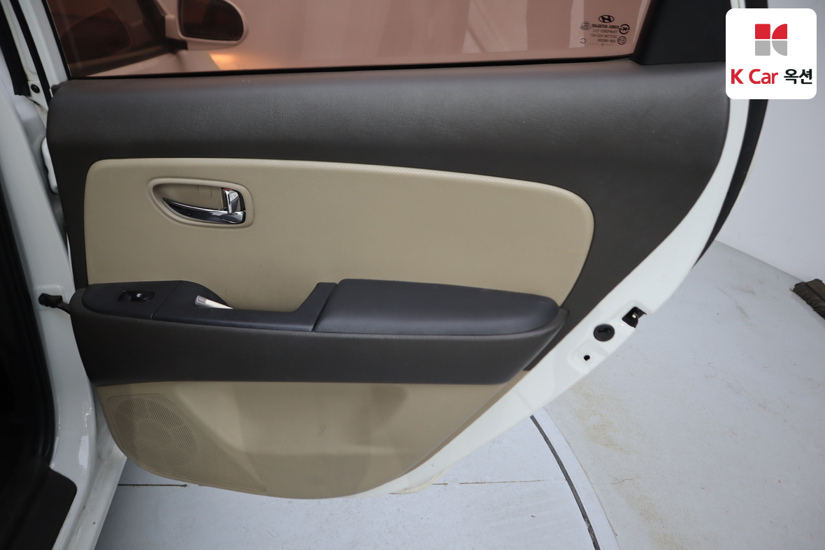 Hyundai Elantra - 25