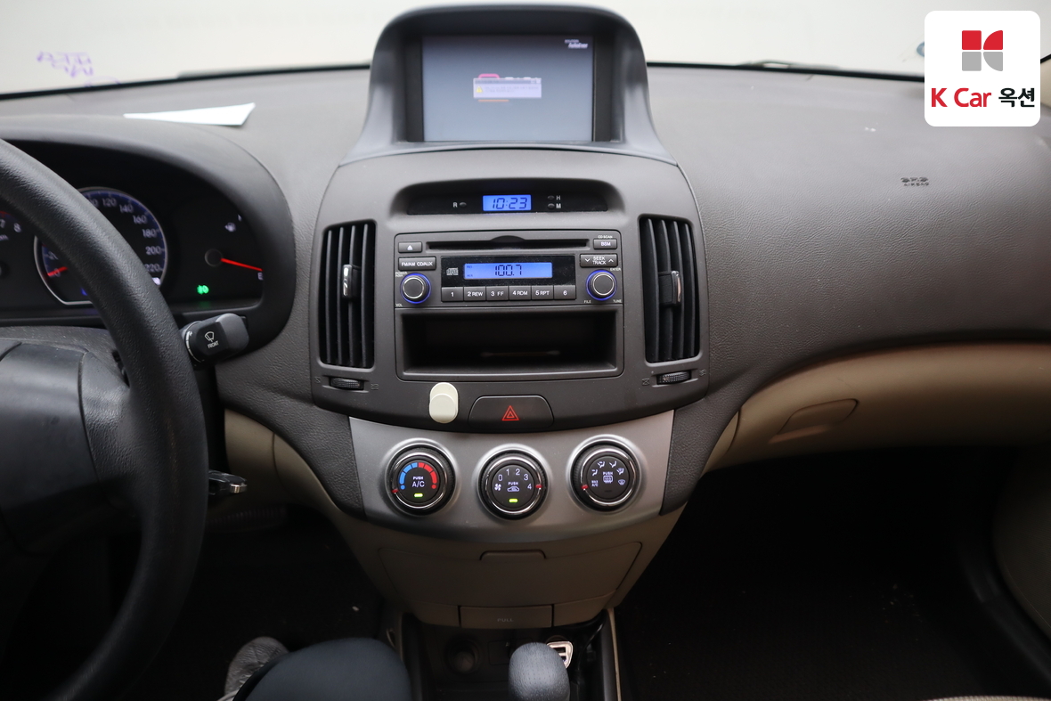 Hyundai Elantra - 6
