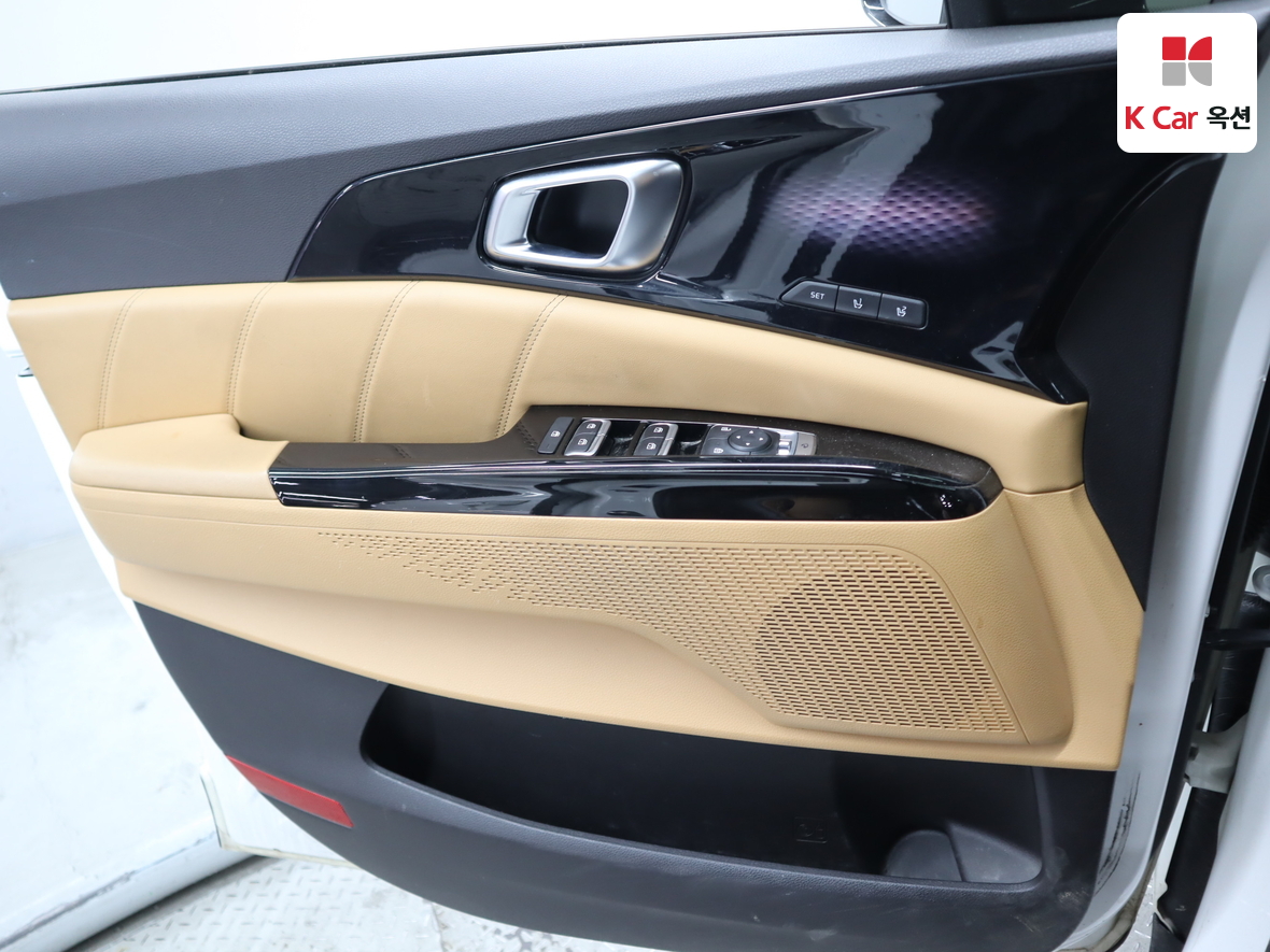 Kia Carnival 2021 - Image 8