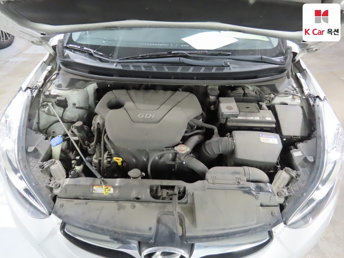 Hyundai Elantra 2011 - Image 31