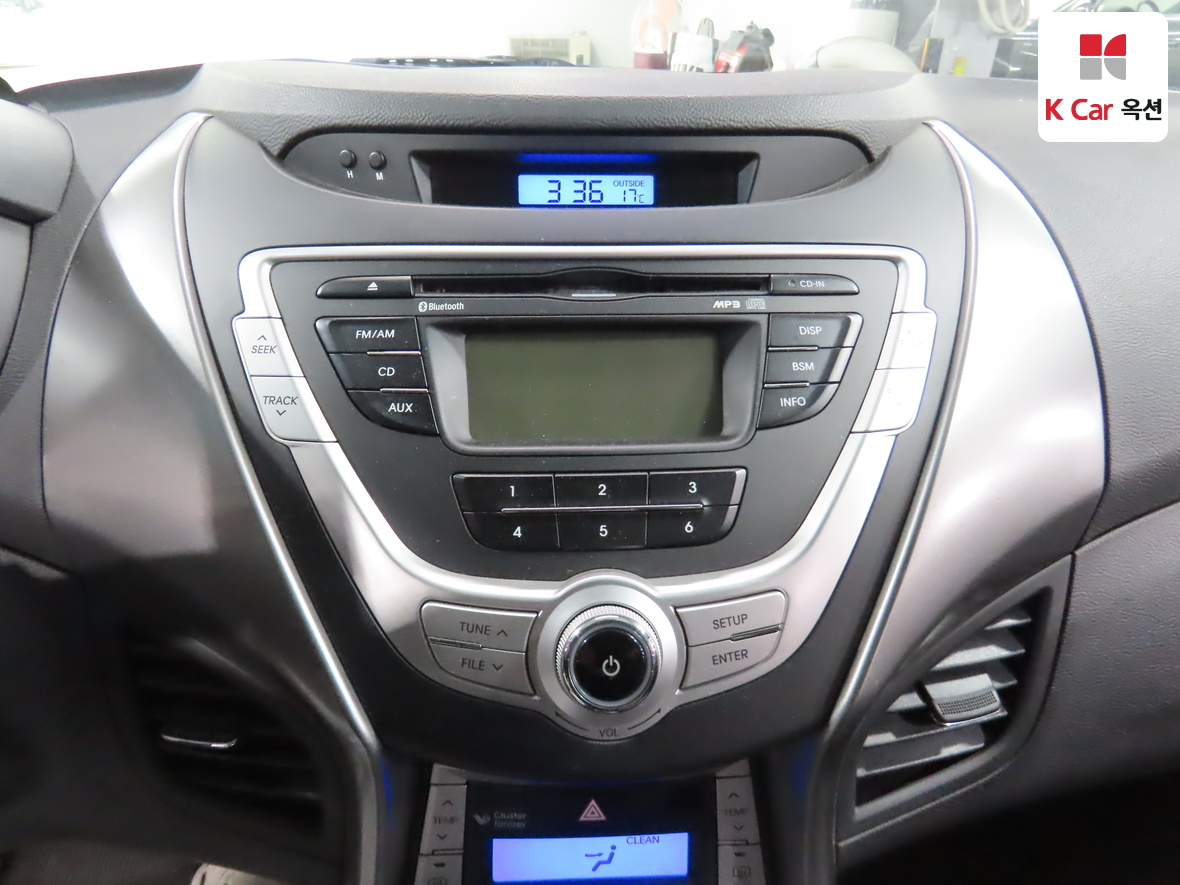 Hyundai Elantra 2011 - Image 14