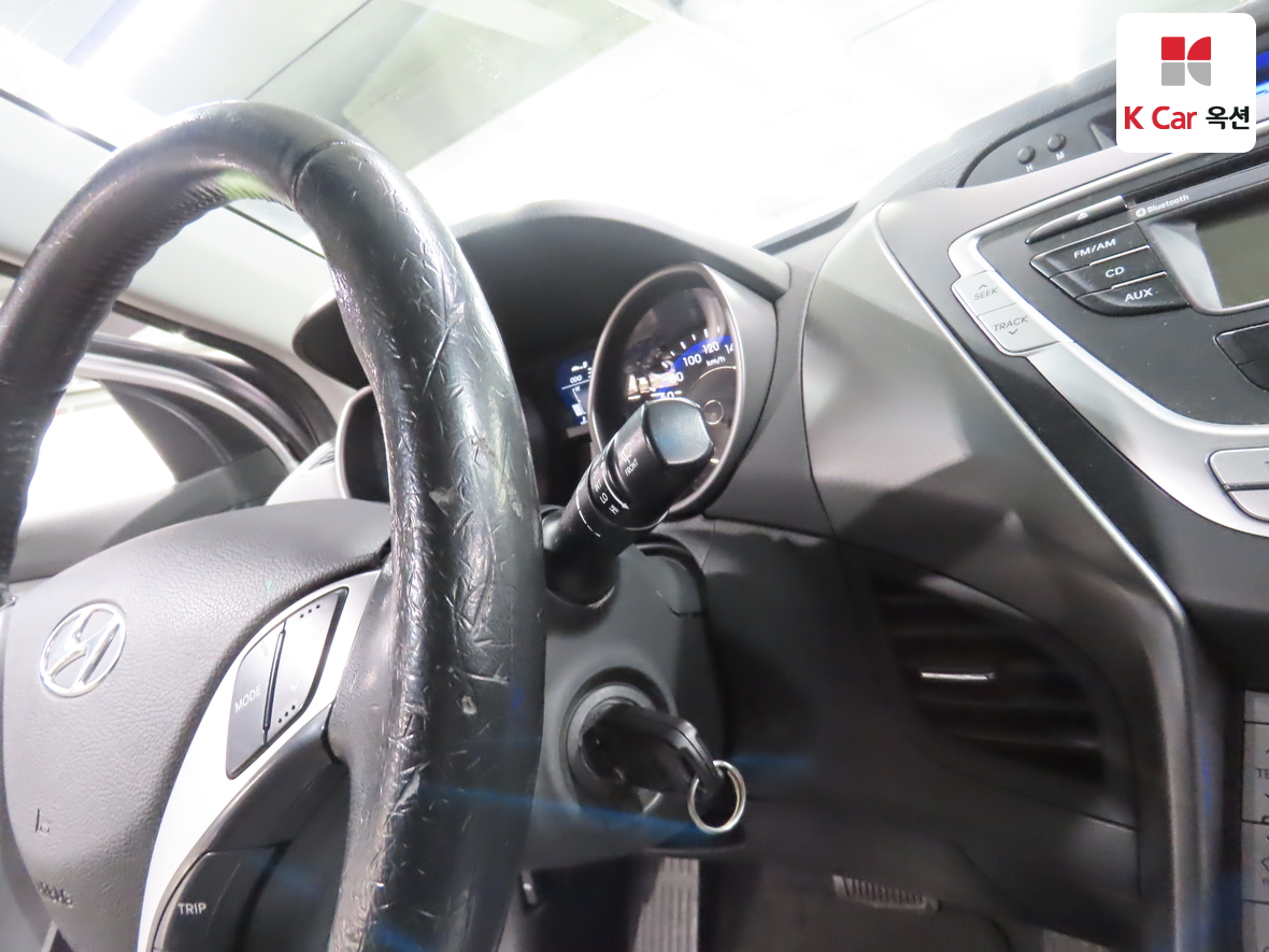 Hyundai Elantra 2011 - Image 11