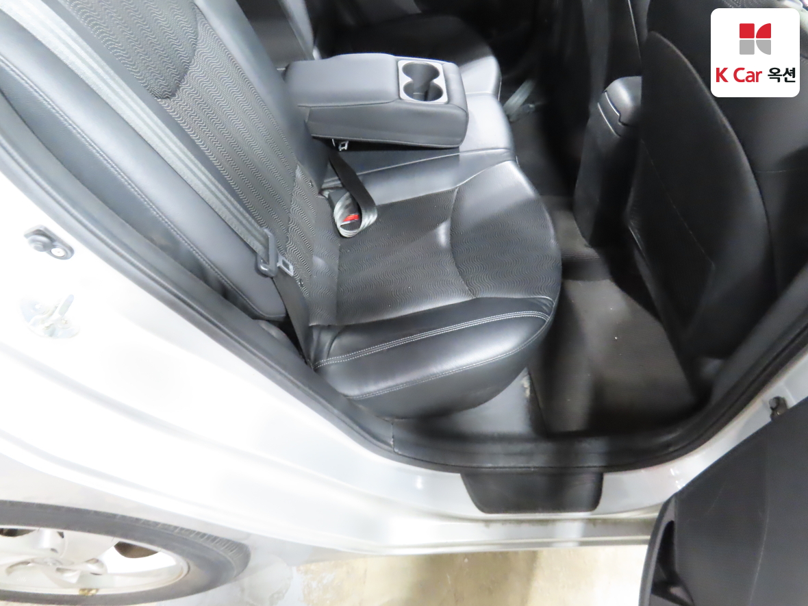 Hyundai Elantra 2011 - Image 26