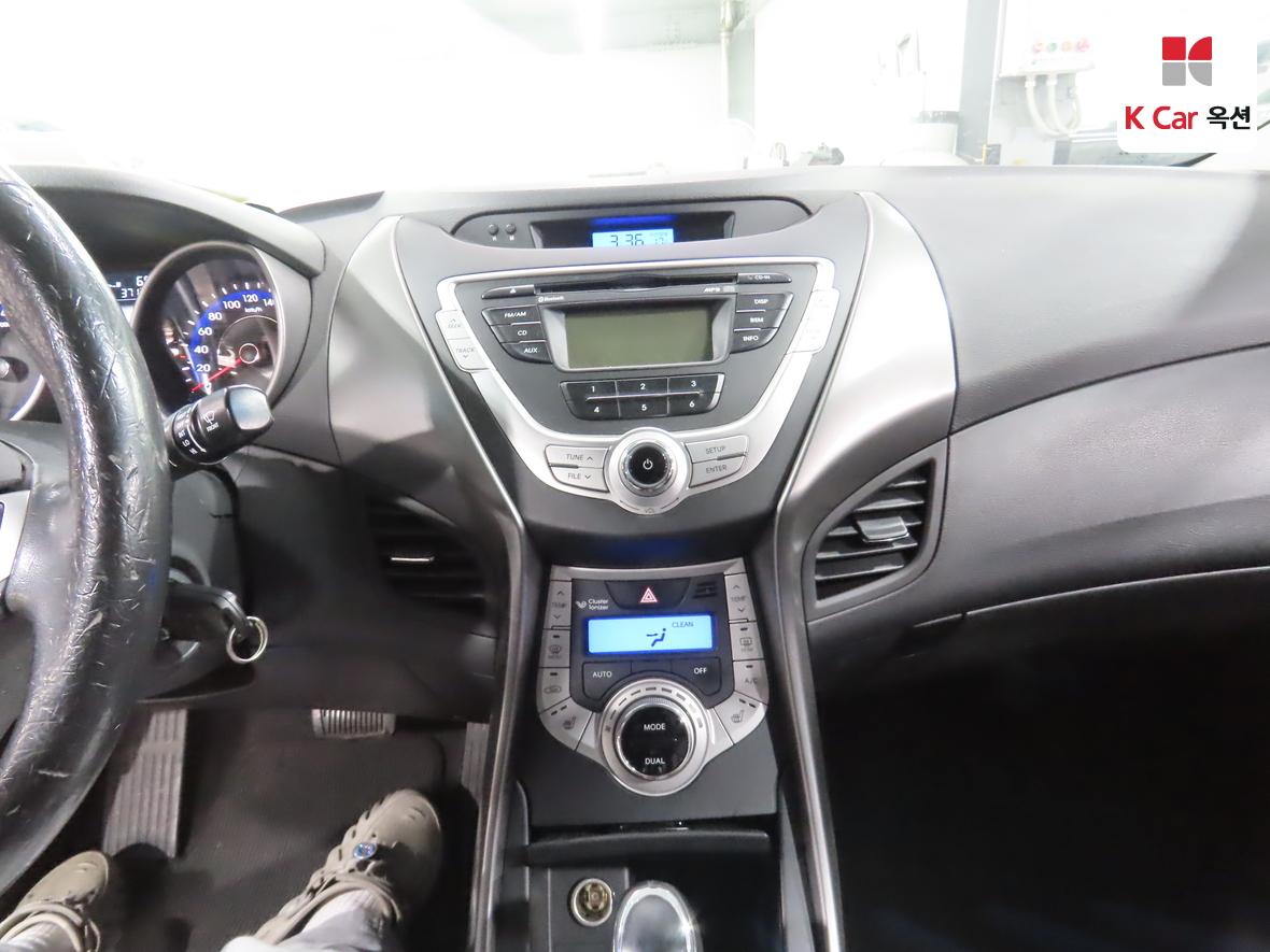 Hyundai Elantra 2011 - Image 6