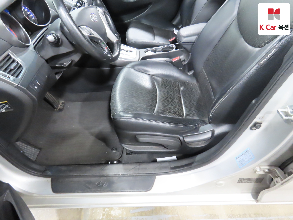 Hyundai Elantra 2011 - Image 17