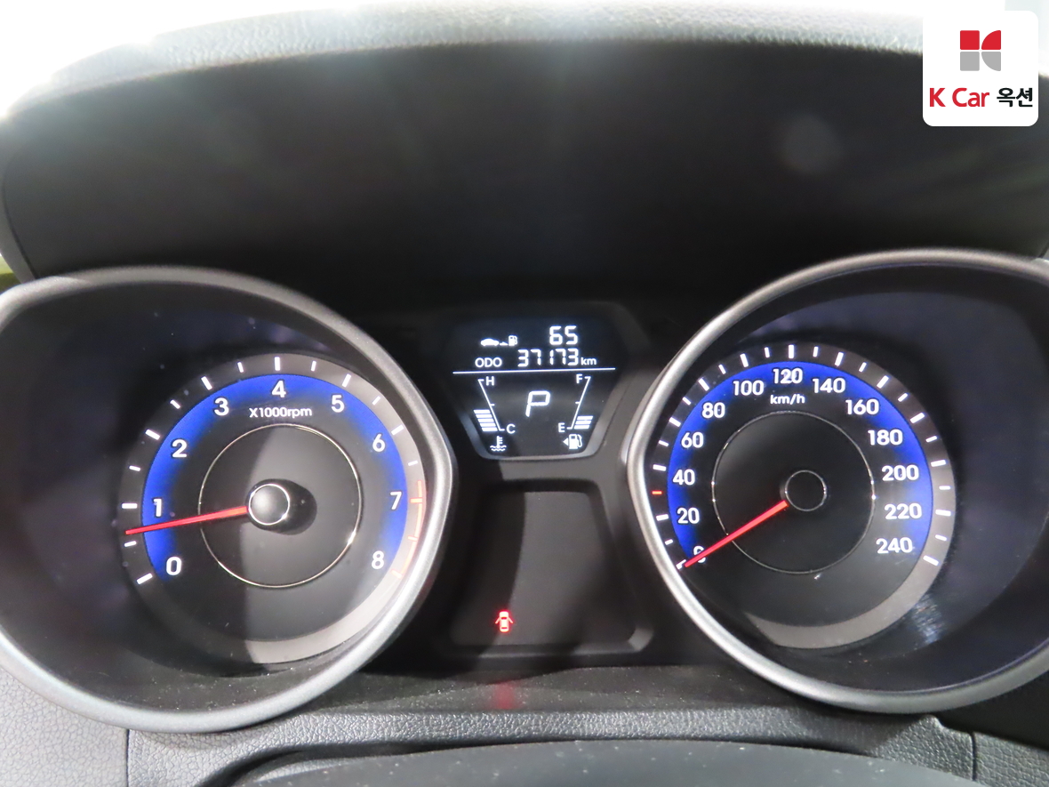 Hyundai Elantra 2011 - Image 5