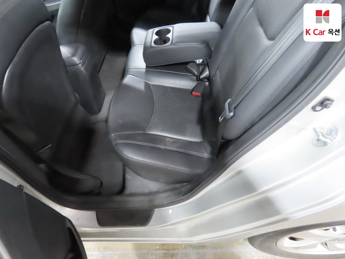 Hyundai Elantra 2011 - Image 22