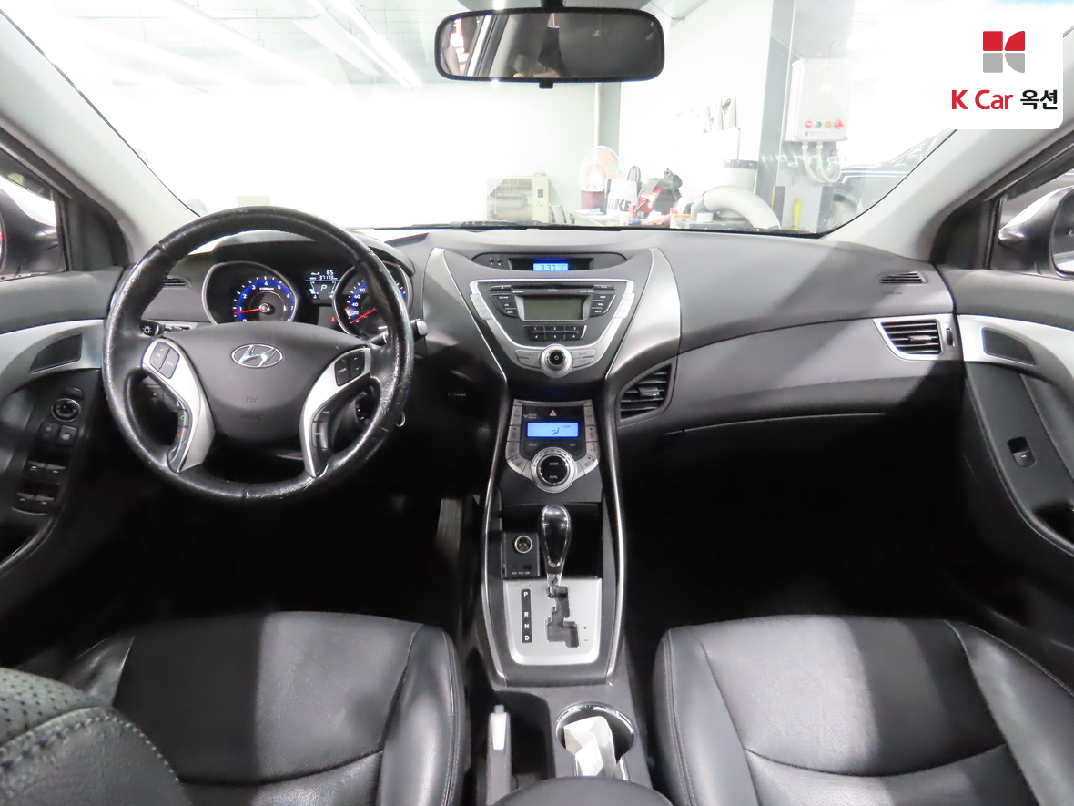 Hyundai Elantra 2011 - Image 3