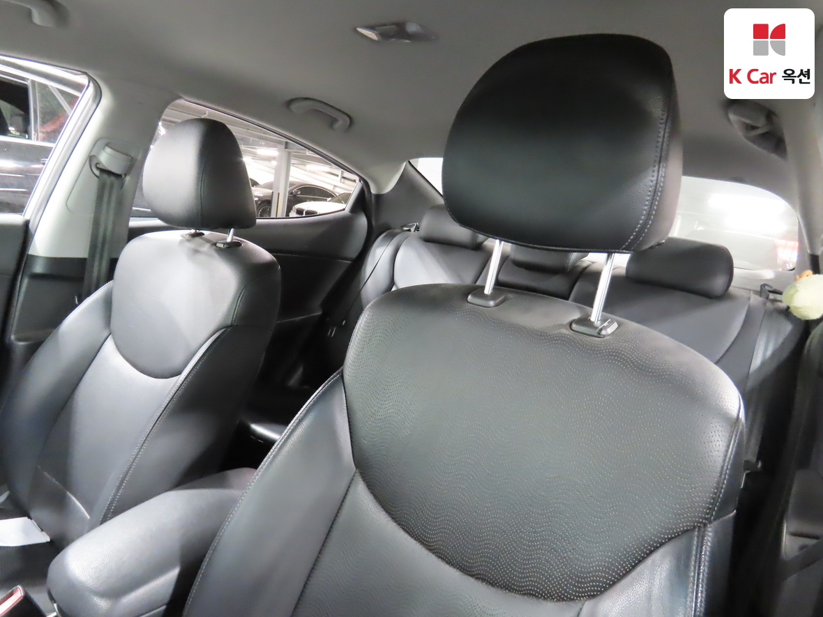 Hyundai Elantra 2011 - Image 18