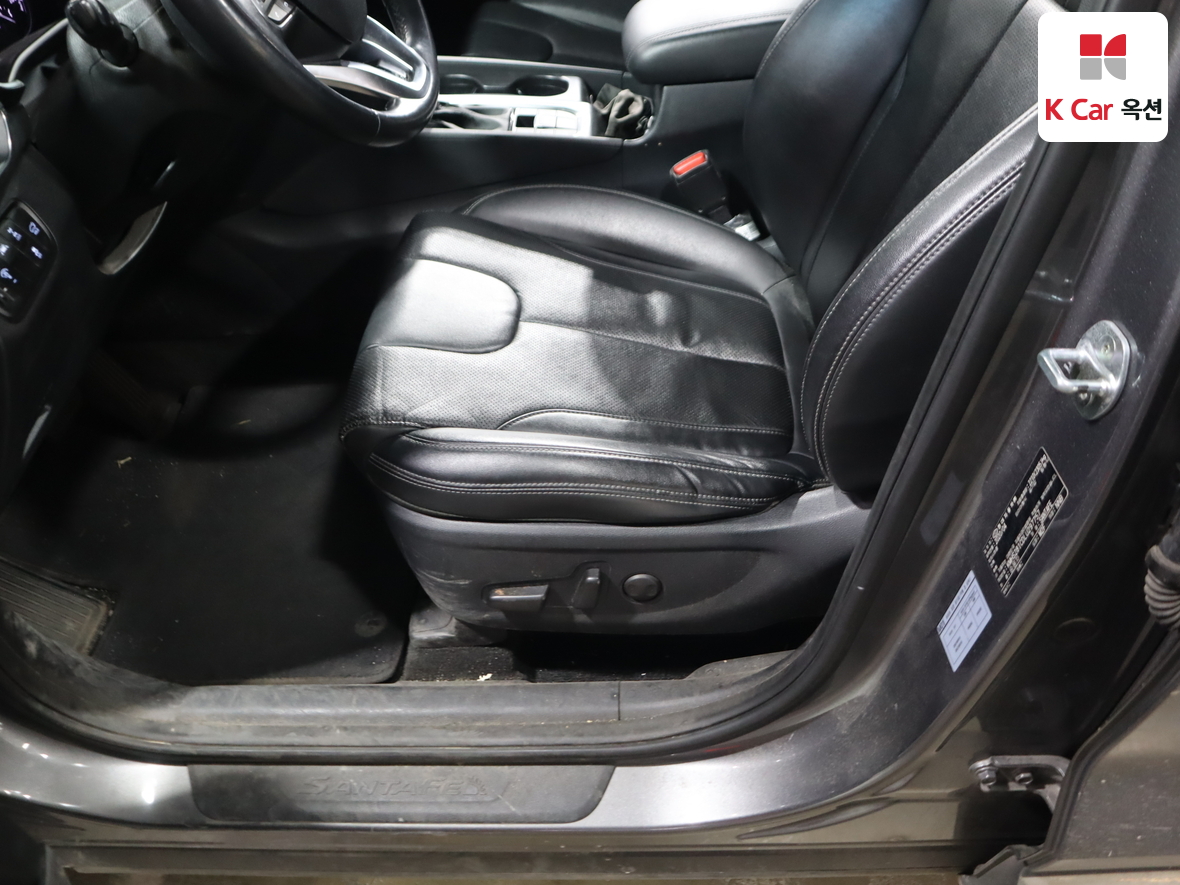 Hyundai Santa Fe 2020 - Image 19
