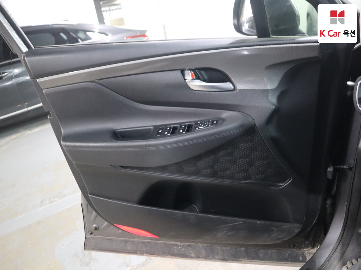 Hyundai Santa Fe 2020 - Image 8