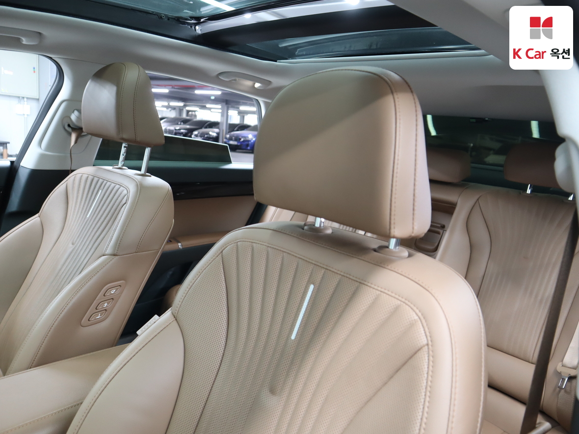 Hyundai AZERA 2023 - Image 19