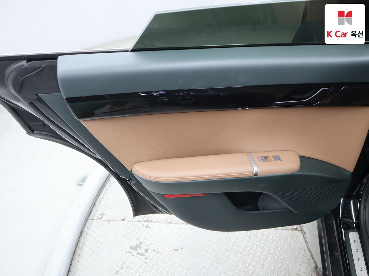 Hyundai AZERA 2023 - Image 23