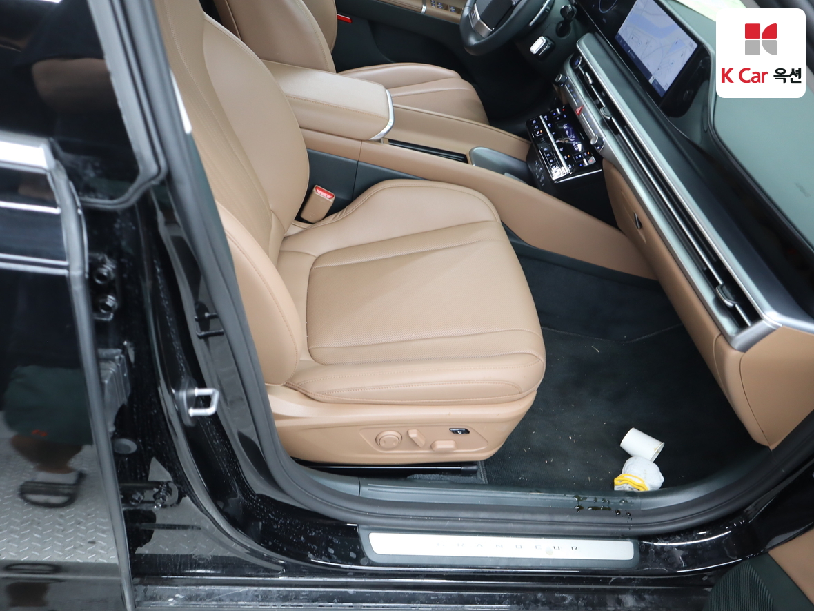 Hyundai AZERA 2023 - Image 31