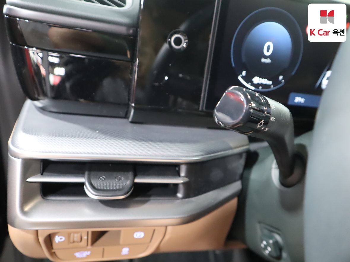 Hyundai AZERA 2023 - Image 9