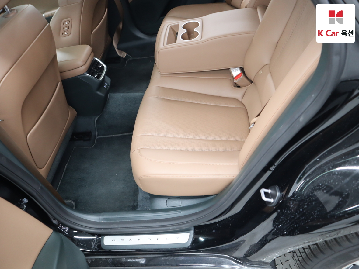 Hyundai AZERA 2023 - Image 24