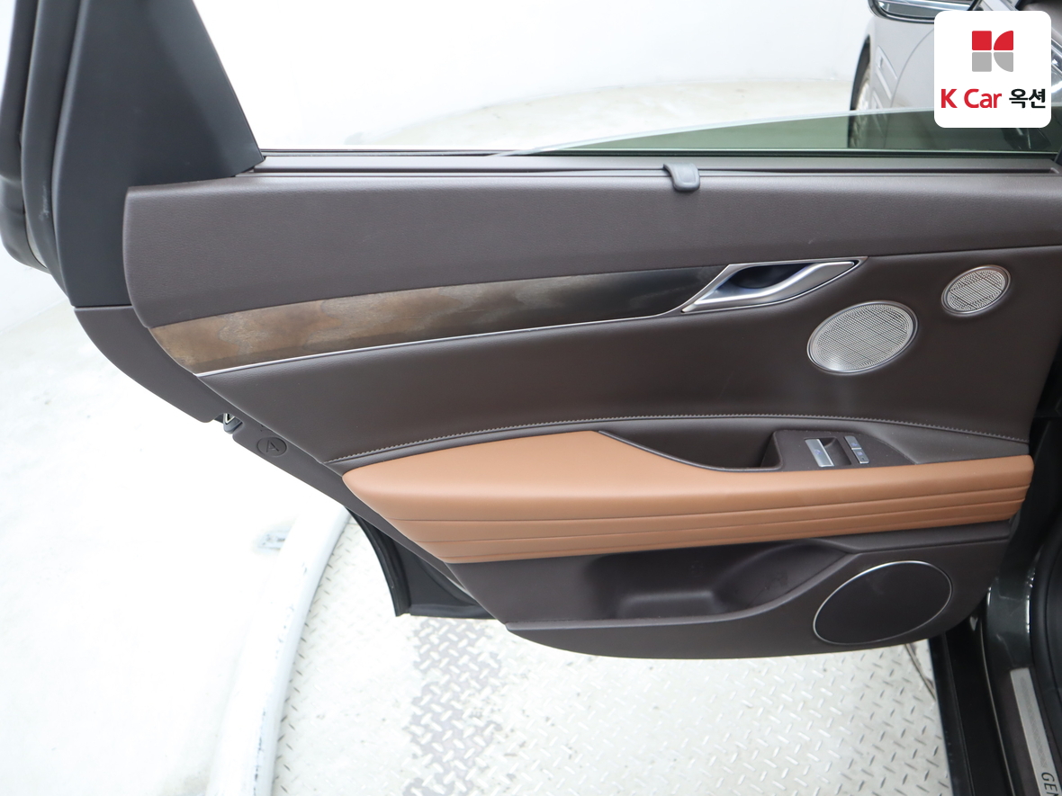 Genesis G80 2023 - Image 21