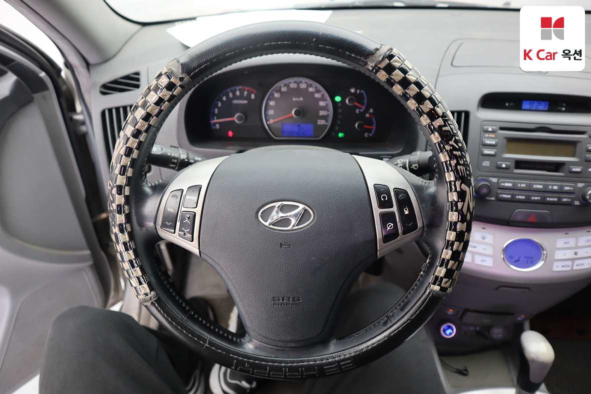 Hyundai Elantra - 10