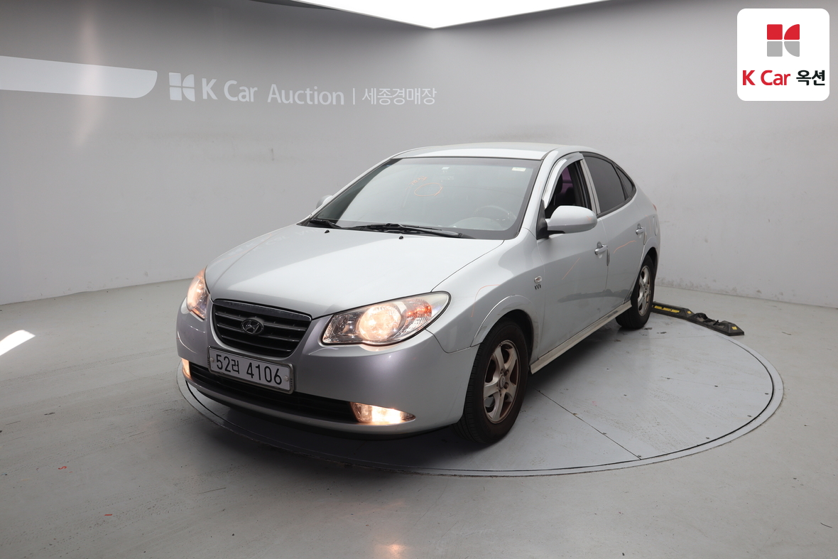Hyundai Elantra - 1