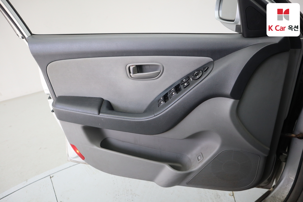 Hyundai Elantra - 8