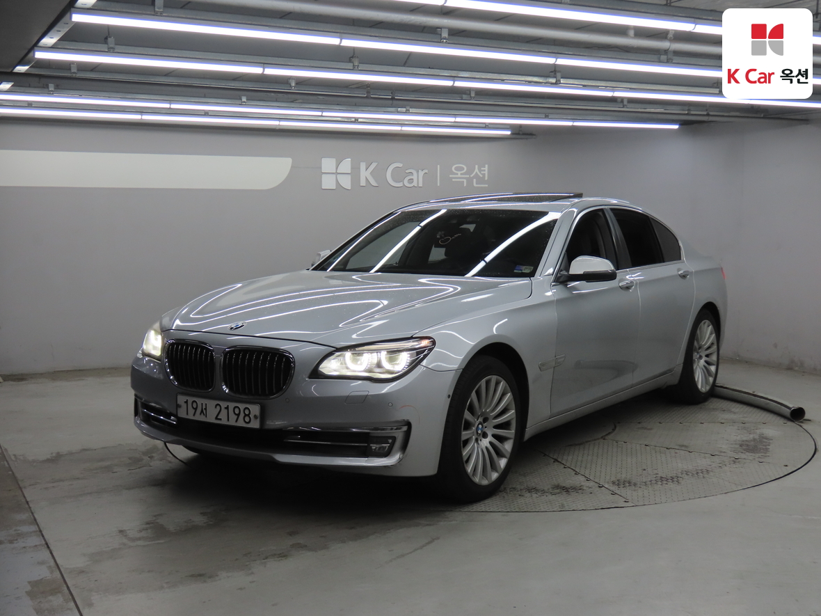 BMW 7 Series - 1