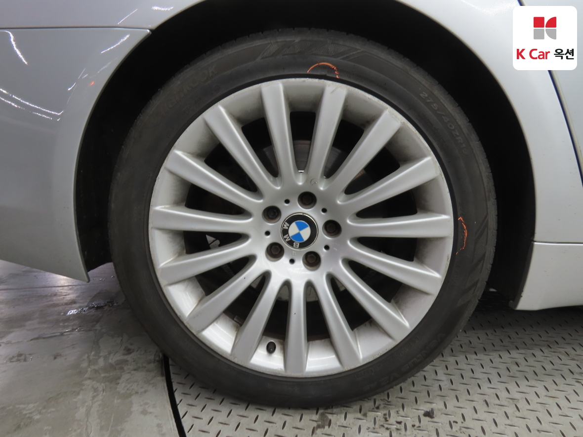 BMW 7 Series - 47