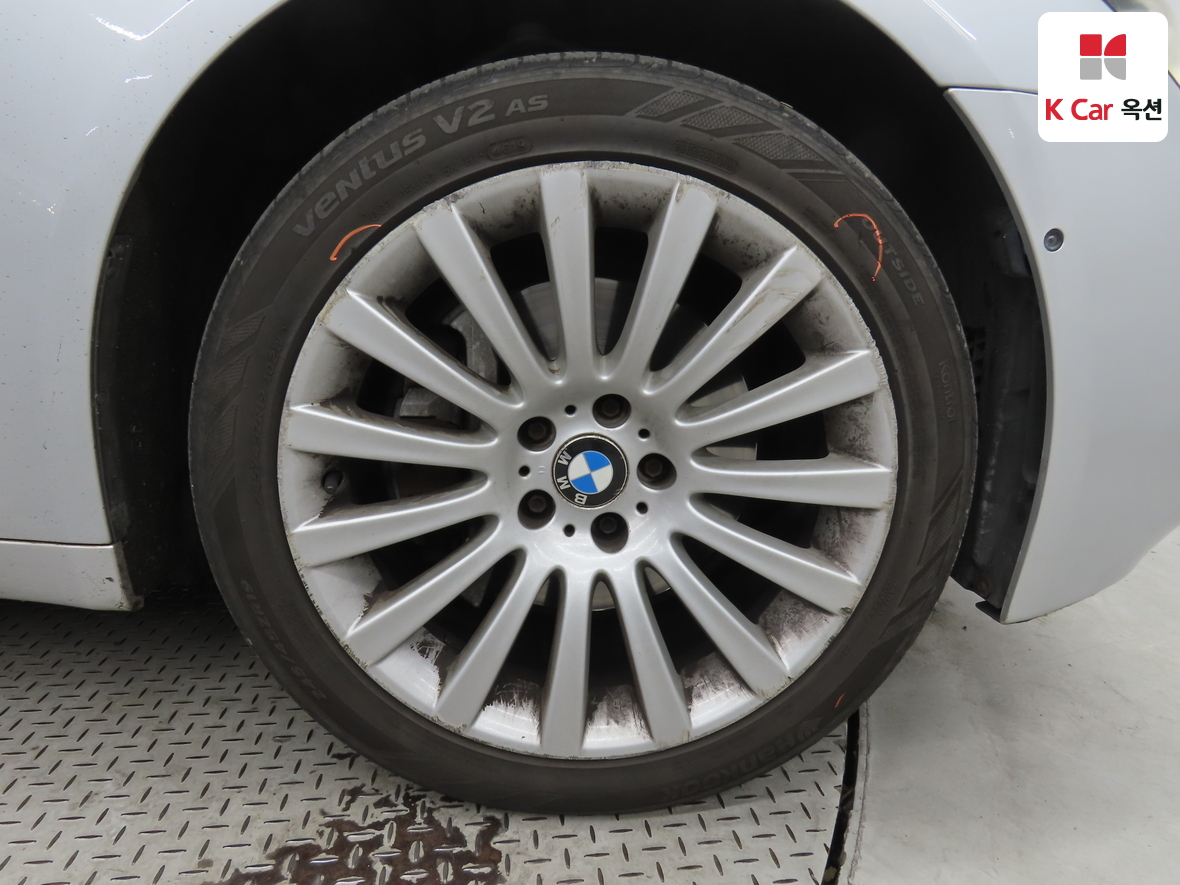 BMW 7 Series - 46