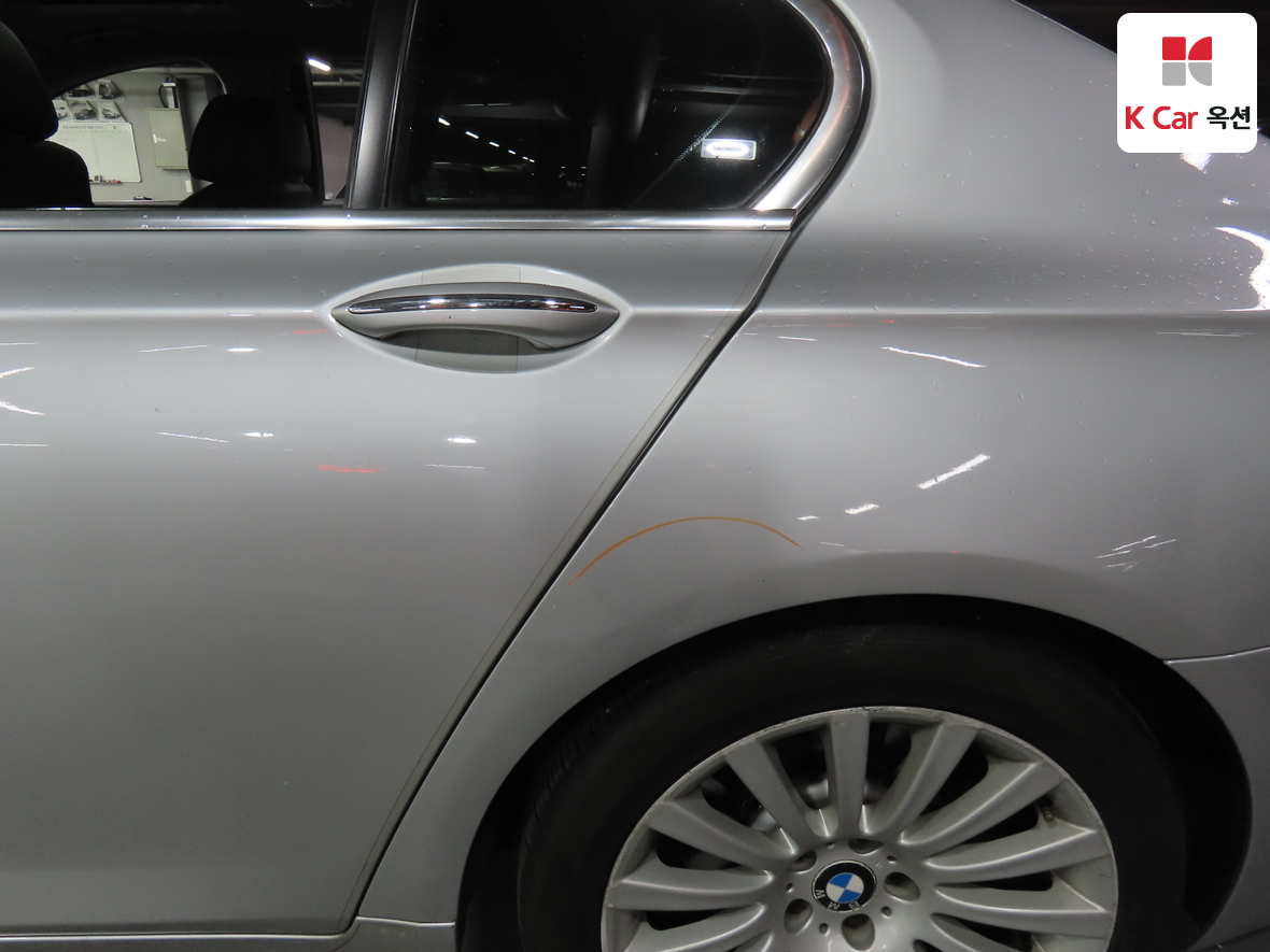BMW 7 Series - 40