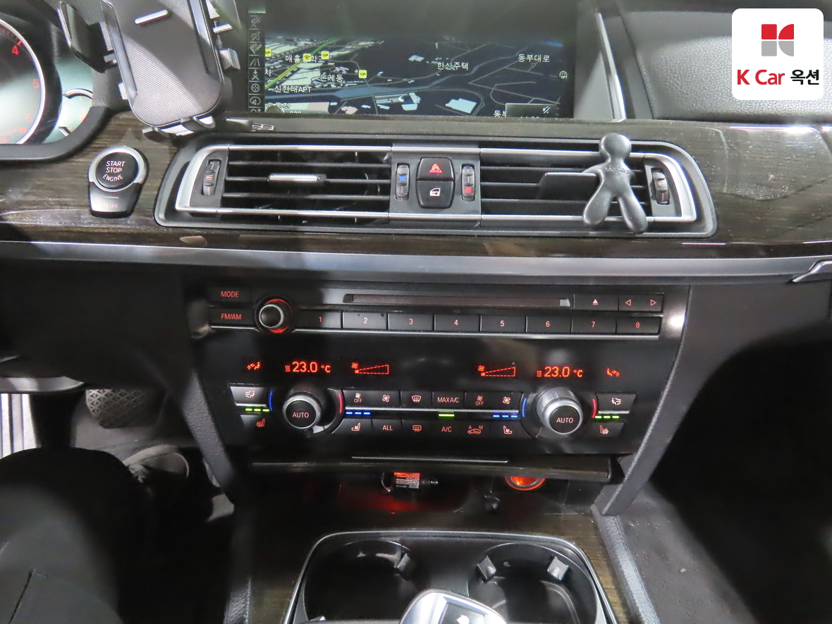 BMW 7 Series - 15